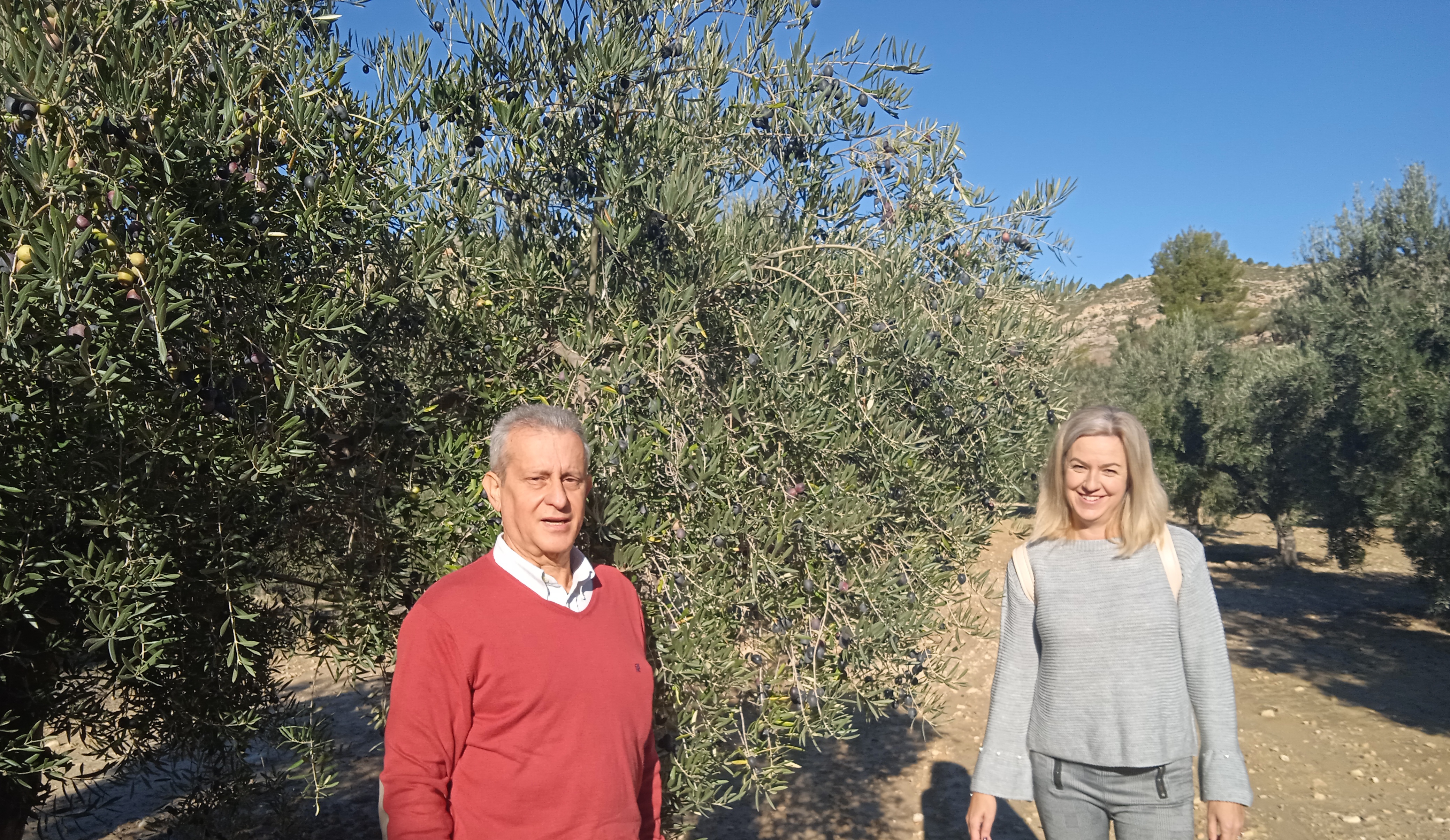 Ms. Rosa Rubio on the right