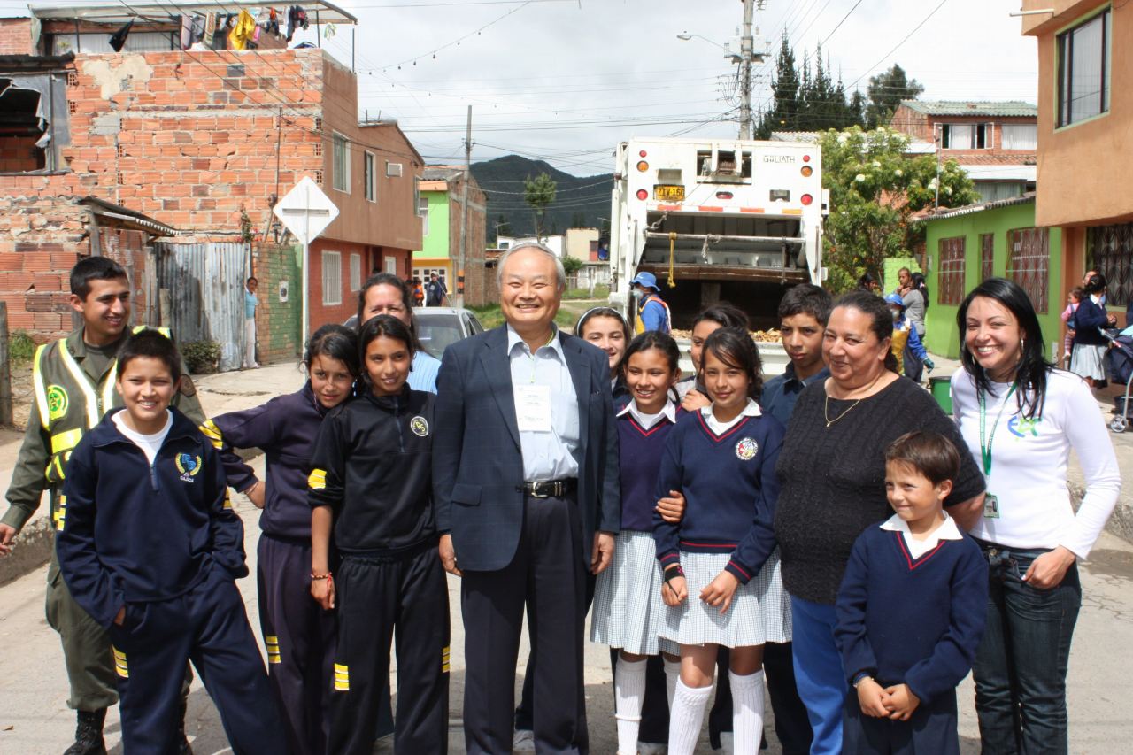 "Zero-Waste Revolution Talk" was held in Colombia.