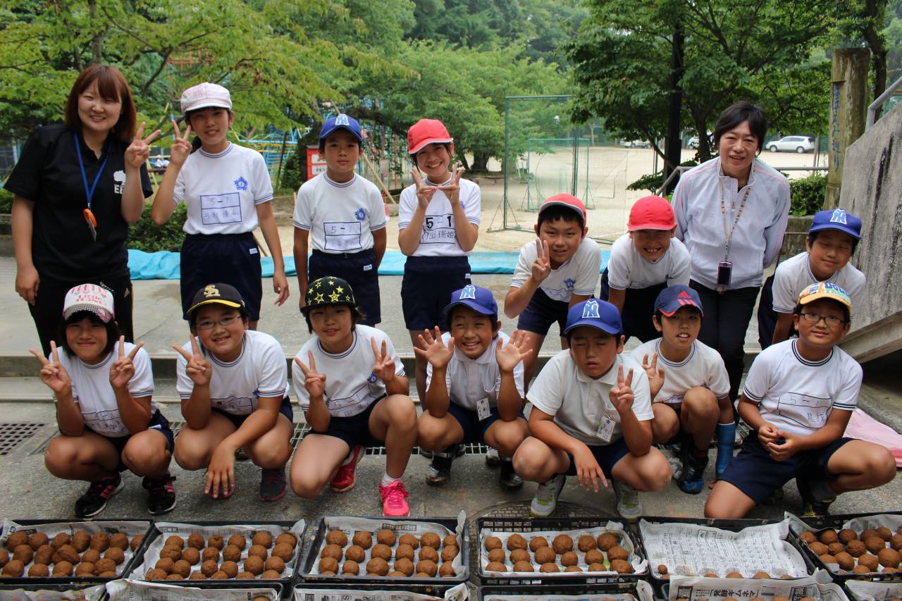 Children also participate the local activities with EM Mudballs.