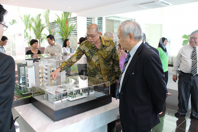 Prof. Higa was on site visit to give advice