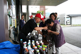 May 15, 2016. Free distribution of activated EM at Nishi-ku Ward Office public hall, Kawachi district of Kumamoto City